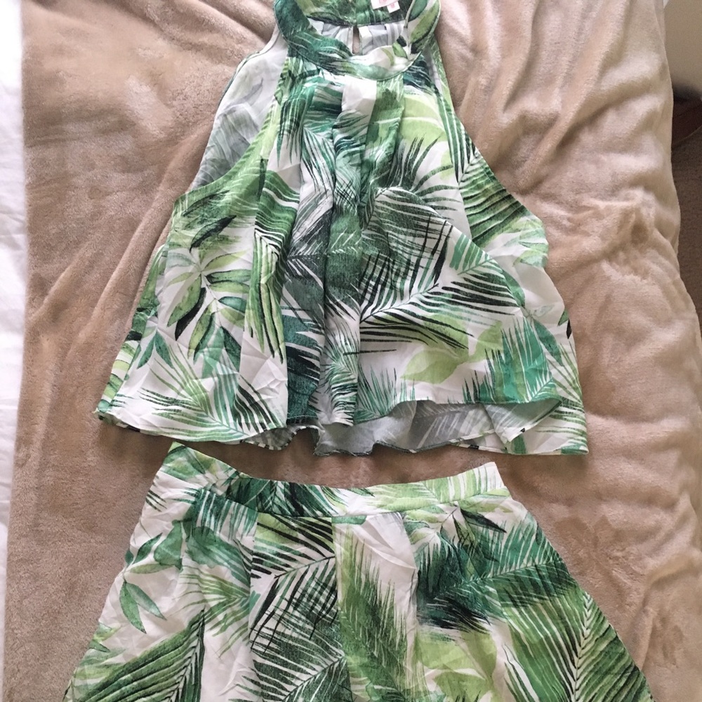 super cute tropical two piece romper M